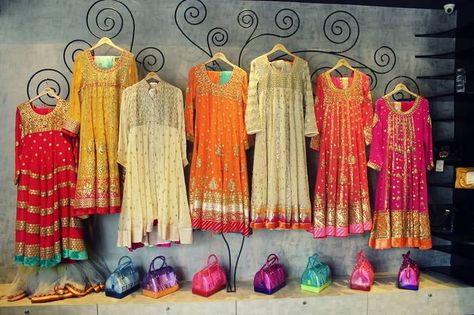 Where to buy Bridal Lehengas in Ahmedabad : With Photos and Info ! Elan Couture, Store Design Boutique, Boutique Display, Boutique Decor, Indian Party Wear, Salwar Kamiz, Pakistani Clothes, Indian Couture, Boutique Interior