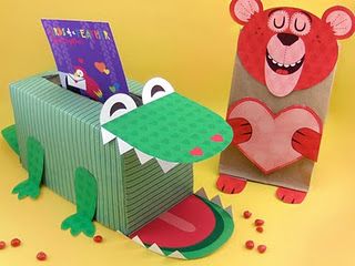 Kleenex valentine boxes... cute idea for Valentine's day in the classroom!! Tissue Box Valentine Boxes, Valentine Mailboxes, Valentine Preschool, Homeroom Mom, Five Little Ducks, Recycle Craft, Valentine Stuff, Box Valentine, Cool Crafts