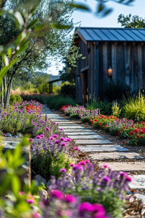 Rustic Elegance: Top Ranch Landscaping Ideas Texas Hill Country Landscaping, Ranch Landscaping Ideas, Ranch Landscaping, Eastern Redbud, Dream Country, Sustainable Landscaping, Backyard Balcony, Country Landscaping, Home Landscaping