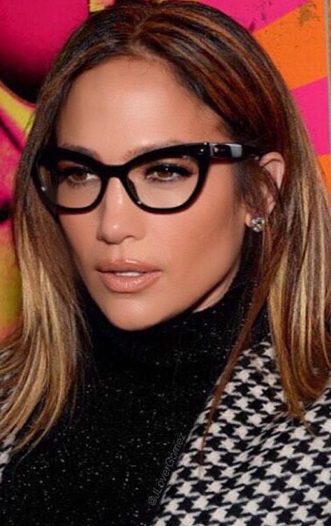 Jennifer Lopez Celebrity Eyeglasses, Eyeglasses 2023, Celebrity Glasses, How To Wear Makeup, Blonde Makeup, Colored Glasses, Glasses Makeup, Eyewear Trends, Eye Glasses Frames