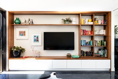 Side Tv Shelves, Tv Wall Design Built In, Tv With Bookshelves, Bookshelves Around Tv, Bookshelves With Tv, Contemporary Family Room, Living Tv, Drawing Room Interior, Bookshelves In Living Room