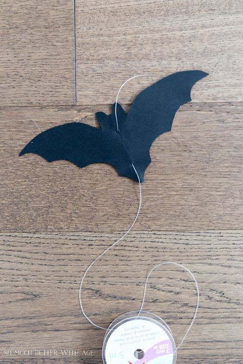 Bats For Halloween Decoration, Hanging Bats For Halloween, Paper Bats On Walls, Paper Bats Diy, Bat Paper Craft, Bat Template Free Printable, Diy Paper Bats, Couples Costumes Halloween, Bat Halloween Decor