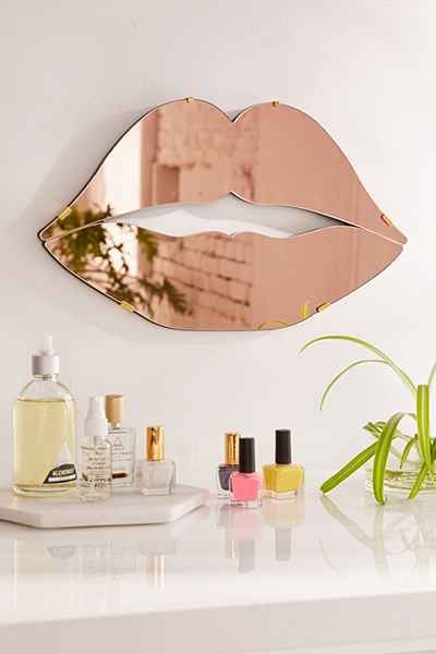 Lips Mirror Lips Mirror, Mirrors Urban Outfitters, Dream Bedrooms, Smart Tiles, Coffee Business, Millennial Pink, Decor Ikea, Cute Dorm Rooms, Glam Room