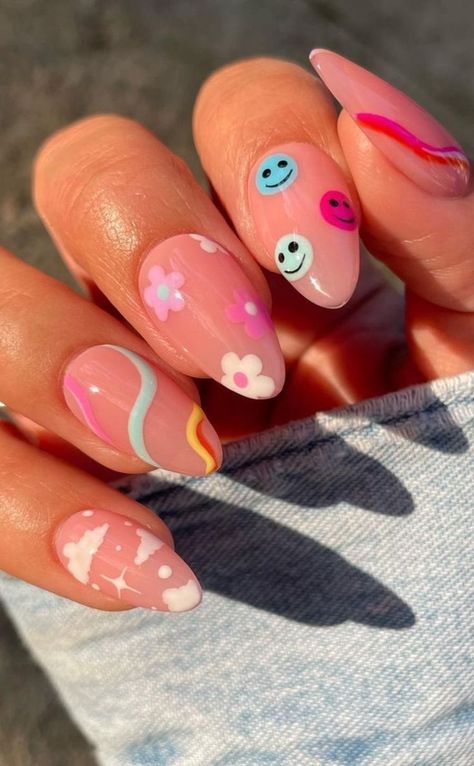 Smiley Nail Designs, Smiley Face Nails, Teen Nails, Face Nails, Summer Nails 2024, Pink Smiley, Fake Nails Designs, Korean Nail Art, Korean Nails