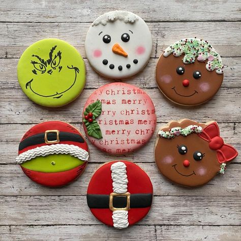 The Crabby Cookie on Instagram: “Christmas cookie samples! Inspiration for the Christmas circle came from the @cookiemakinmama #christmascookies #grinchcookies…” Christmas Sugar Cookie Cutouts, Circle Christmas Sugar Cookie Designs, Round Sugar Cookie Christmas Designs, Christmas Circle Sugar Cookies, Round Christmas Sugar Cookies Decorated, Cookie Decorating Circle, Christmas Cookies Circle, Circle Cookie Decorating Ideas Christmas, Circle Sugar Cookies Decorated