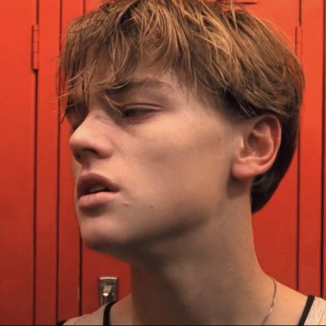 90s Men Hairstyles, 90s Haircut Men, Leonardo Dicaprio Basketball, Leonardo Dicaprio Basketball Diaries, Leonardo Dicaprio Hair, The Basketball Diaries, Jim Carroll, Short Messy Haircuts, Boyfriend Hair