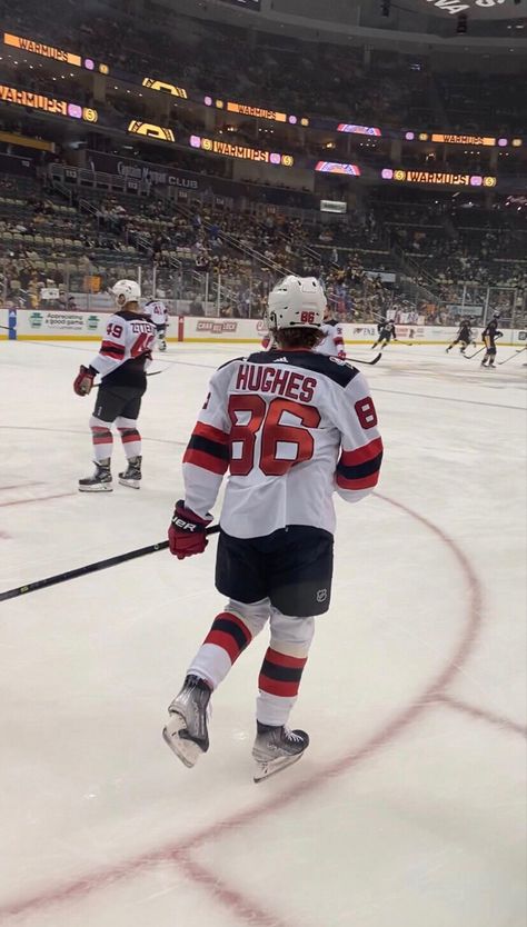 Hockey Players Girlfriend, Hughes Brothers, Hockey Girlfriend, Nhl Wallpaper, Boys Hockey, Jack Hughes, Hot Hockey Players, Hockey Baby, Hockey Girl