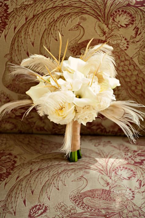 Art Deco Wedding Flowers, Feather Bouquet, Nouveau Wedding, 1930s Wedding, Gatsby Art, Vintage Wedding Flowers, Art Deco Decor, Gatsby Wedding, Deco Wedding