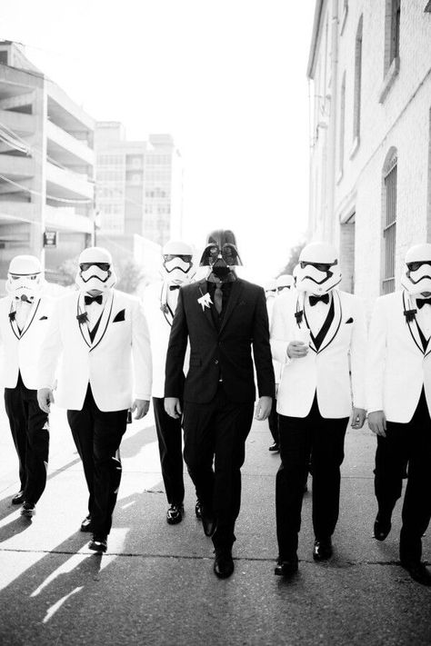 Star Wars Wedding Groomsmen, Starwars Wedding Dresses, Starwars Theme Wedding, Starwars Wedding Theme, Starwars Wedding Ideas, Star Wars Groomsmen, Wedding Husband, Gamer Wedding, Star Wars Wedding Theme