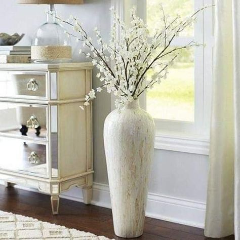 Floor Vases Decor Ideas, Floor Vase Decor Living Room, Floor Vases Decor Tall, Ideas For Vases, Large Floor Vases Decor Ideas, Large Floor Vase Decor, Large Vases Decor Ideas, Tall Floor Vase Ideas, Floor Vases Decor