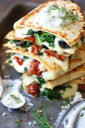 Greek Quesadillas Yogurt Tzatziki Sauce, Greek Yogurt Tzatziki, Greek Quesadillas, Cheesy Quesadilla, Resep Sandwich, Homemade Greek Yogurt, Mediterranean Diet Recipes Dinners, Easy Mediterranean Diet Recipes, Quesadilla Recipes