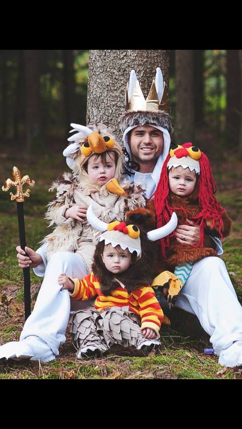 Where the Wild Things Are Where The Wild Things Are Costume, Where The Wild Things Are, Wild Things Costume, Costume Family, Halloween Costumes To Make, Fish Costume, Book Editorial, Halloween Rocks, Creative Costumes