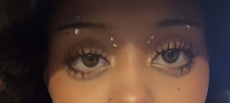 Big Downturned Eyes, Nose Bridge Makeup, Triangle Nose, Big Eyes Aesthetic, Downturned Eyes Aesthetic, Tired Eyes Makeup, Morute Makeup, Big Eyes Makeup Doll Eyeliner, Upturned Eyes