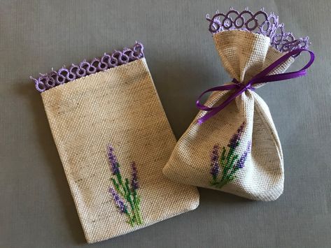 Lavender & Bees Scissor Keeper And Scissor Stand Duo Set 952 Scissor Keeper, Cross Stitch Bag, Potpourri Bag, Potpourri Sachets, Bath Tea Bags, Burlap Napkins, Rustic Burlap Wedding, Stitch Bag, Party Favors Wedding