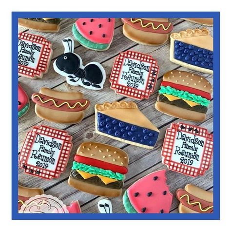 Wishing you and your family a happy Labor Day! I hope it's full of tasty foods and great company! . . . . . #cookieart #cookiedecorating #sugarcookies Picnic Cookies, Sugar Cookie Ideas, Diy Sugar Cookies, Summer Sugar Cookies, Cookies Theme, Sugar Cookie Royal Icing, Iced Sugar Cookies, Summer Cookies, Cookie Tutorials