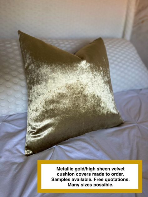 GOLD VELVET ZIPPED CUSHION COVER. THROW PILLOW LIVING ROOM SOFA BEDROOM PILLOW Throw Pillows Living Room, Bedroom Pillow, Gold Home Decor, Gold Cushions, Bedroom Pillows, Gold Velvet, Sofa Bedroom, Velvet Cushions, Bedroom Sofa