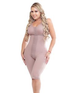 Best Shapewear For Dresses, Shapewear For Dresses, Girdles Shapewear, Best Shapewear, Shapewear For Women, Compression Clothing, Mommy Makeover, Clothing Guide, Backless Bra