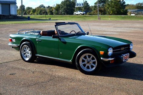 1976 Triumph TR6 Convertible Triumph Logo, Triumph Cars, Triumph Tr6, British Racing Green, P51 Mustang, British Sports Cars, Dream Garage, American Cities, British Cars