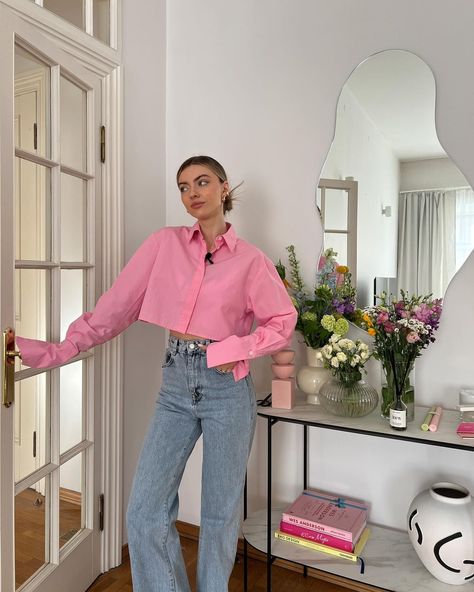 Liza Rudkevich Liza Rudkevich, Bright Colored Outfits, Cute Work Outfits, Winter Fashion Outfits Casual, Fashion Muslim, Future Outfit, Pink Vibes, Classy Work Outfits, Comfy Fashion