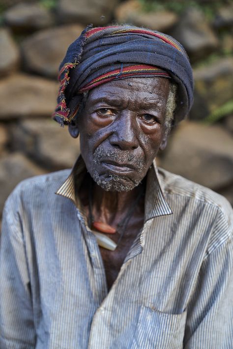 Old Black Man Art, Old Man Photo, Older Black Man, Old Village Photo, Old Faces Photography, Old Black Man, Indian Portrait, Old Man Portrait Black And White, Old African Photos