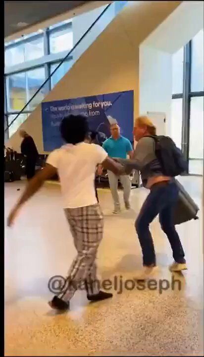 School Fightsssssss Black, In The Airport, Get Shot, Summer 2024, Elementary Schools, Middle School, High School, Funny, Quick Saves