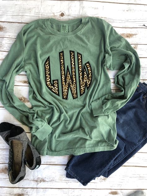 Fall Monograms, Preppy Sweatshirts, Monogram Shirt, Neon Rose, Fall Shirts Women, Monogram T Shirts, Leopard Fabric, Monogram Shirts, Comfort Colors Sweatshirt