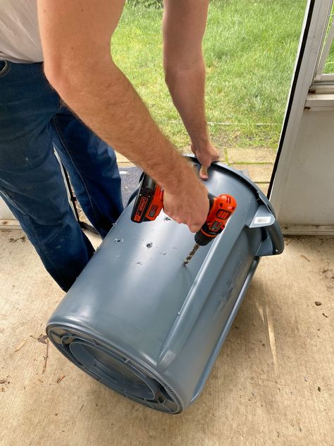 Make the EASIEST City-Friendly Compost Bin DIY | Meaghan Grows Compost Bin Tumbler, Homemade Compost Bin, Making A Compost Bin, Compost Bin Diy, Compost Tumbler, Composting Process, Yard Waste, Food Scraps, Earthworms