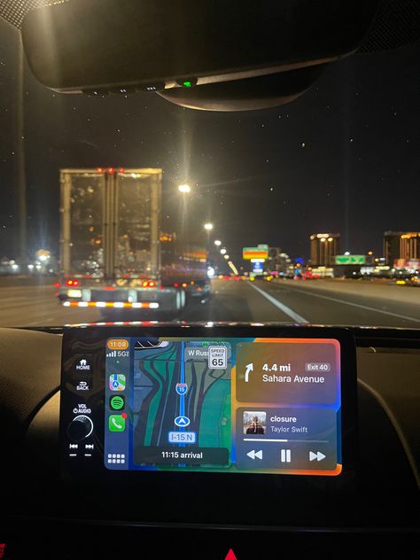 Apple Car Play Aesthetic, Apple Carplay Aesthetic, Taylor Swift Aesthetic Evermore, Closure Taylor Swift, Carplay Aesthetic, Taylor Swift Car, Driving Highway, Play Aesthetic, Playlist Pics