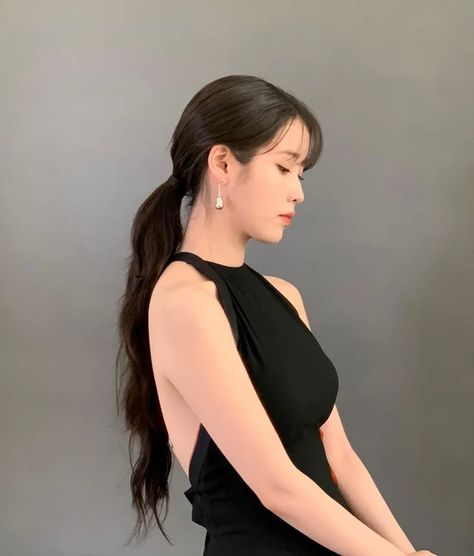 (1) /r/kpics - for all your K-pop picture needs Hyuna Photoshoot, Iu Dress, Iu Hair, Wedding Hair Up, Lee Jieun, K Wallpaper, Iu Fashion, November 1, Korean Celebrities