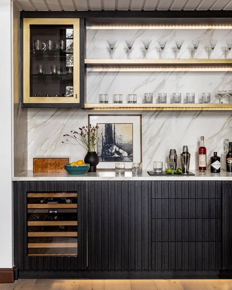 AE Design (@ae_design_) • Instagram photos and videos Wall Bar Ideas, Modern Dry Bar, Bar Wall Ideas, Modern Wet Bar, Dry Bar Ideas, Wine Credenza, Glass Shelving Unit, Basement Wet Bar, Wet Bar Designs