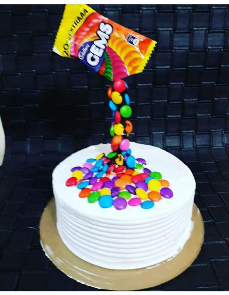 Gravity Cake, Magic Cake, Diy Cake, Birthday Cakes, Gravity, Bright Colors, Birthday Cake, Gems, Cake