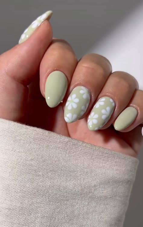 Sage Green Summer Nails, Green Summer Nails, Nails Short Oval, Cowboy Nails, Green Nail, Acrylic Nails Coffin Short, Acrylic Nails Coffin, Floral Nails, Nails Short