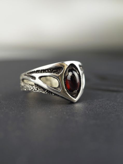 A unique silver engagement ring for men.  It is decorated with a natural Garnet stone. #garnet #gemstones #handmadejewelry #weddingrings #MOONIQUEcreation Engagement Ring For Men, Engagement Ring Alternative, Gothic Engagement Ring, Unique Mens Rings, Signet Rings Women, Garnet Engagement Ring, Mens Gemstone Rings, Alternative Engagement Ring, Ring Man