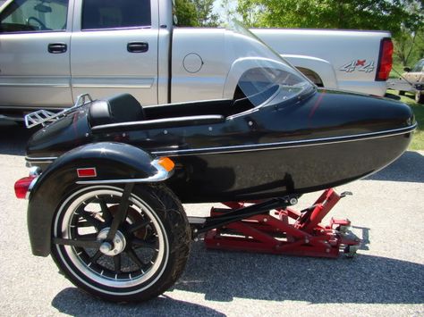 Harley sidecar : V-Twin Forum: Harley Davidson Forums Harley Sidecar, Harley Davidson Sidecar, Bike With Sidecar, Pontoon Boats For Sale, Motorcycle Sidecar, Harley Davidson Touring, Adventure Motorcycling, Pontoon Boat, Sidecar