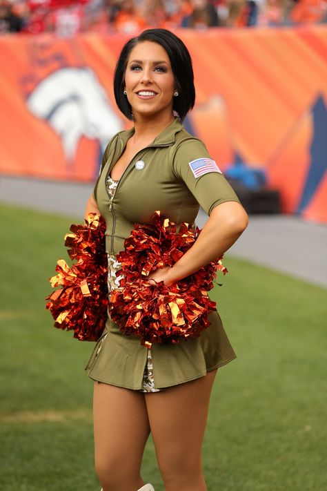 Repost By Pulseroll the leaders in Vibrating training & recovery products.  https://pulseroll.com/ Bronco Cheerleaders, Cheer Leaders, Broncos Cheerleaders, Denver Bronco, Cheerleading Pictures, Ice Girls, Cute Cheerleaders, Football Cheerleaders, Cheerleader Girl