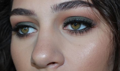 Green smokey eye using #colourpop #highrise and #elixir #makeup Grey Eye Makeup, Green Smokey Eye, Beauty Therapy Room, Beauty Drawings, Girls High Heels, Green Makeup, Green Eye, Beauty Storage, Makeup Room