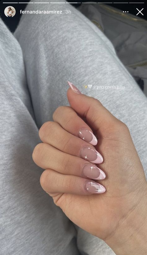 Oval Nails Aesthetic, Bridal Nails Elegant, Elly Core, Nails Kpop, Fernanda Ramirez, Kpop Nails, Wave Nails, Nails Elegant, Nails Y2k