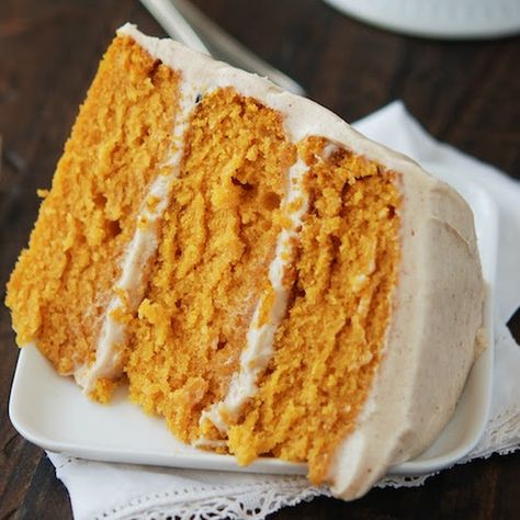 Pumpkin Dream Cake with Cinnamon Maple Cream Cheese Frosting Pumpkin Dream, Maple Cream Cheese Frosting, Dessert Pumpkin, Cake Pumpkin, Cake With Cinnamon, Maple Cream Cheese, Pumpkin Syrup, Maple Frosting, Pumpkin Cake Recipes