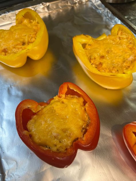 Instructions on preparing Salmon stuffed bell pepper. Cut and clean bell peppers. In a bowl mix salmon, ranch, cheese, mustard and hot sauce. Easy Taco Bake, Turkey Spinach Meatballs, Salmon Fried Rice, Spinach Meatballs, Baked Tacos Recipe, Keto Salmon, Leftover Salmon, Taco Bake, Bell Pepper Recipes