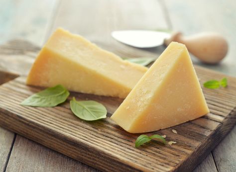 Cheese Cheese Benefits, High Histamine Foods, Aged Cheese, Pecorino Cheese, Vitamin B2, Eat This Not That, Dairy Free Diet, Low Fat Diets, Parmigiano Reggiano