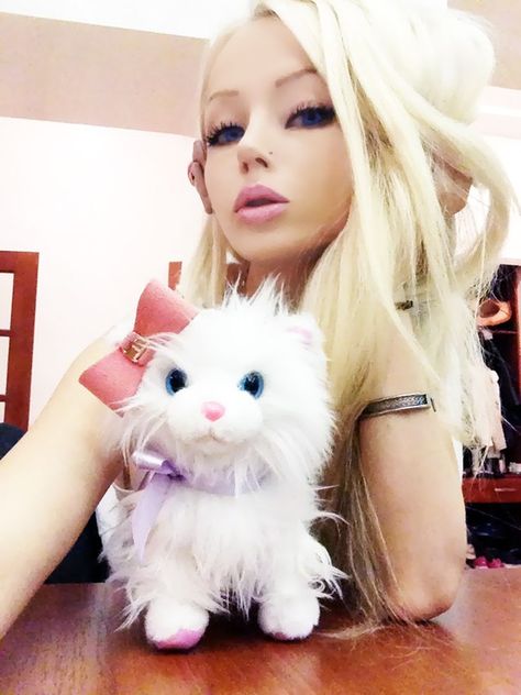 Real Life Barbie, Valeria Lukyanova, Dakota Rose, Avril Lavigne Goodbye Lullaby, Kiss Emoji, Real Barbie, Human Doll, Traveling Teacher, Real Doll