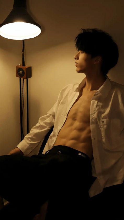 Sixpack Cogan, Six Pack Abs Men, Boy Body, Hot Biker Guys, Gentleman Aesthetic, Men Abs, Hot Abs, Handsome Asian Men