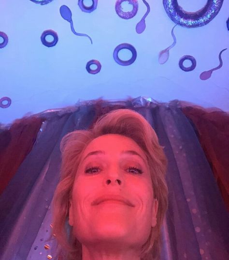 Sexeducation Netflix, Education Icon, Bestest Friend, Gillian Anderson, Shows On Netflix, Oui Oui, Manado, Best Shows Ever, Series Movies