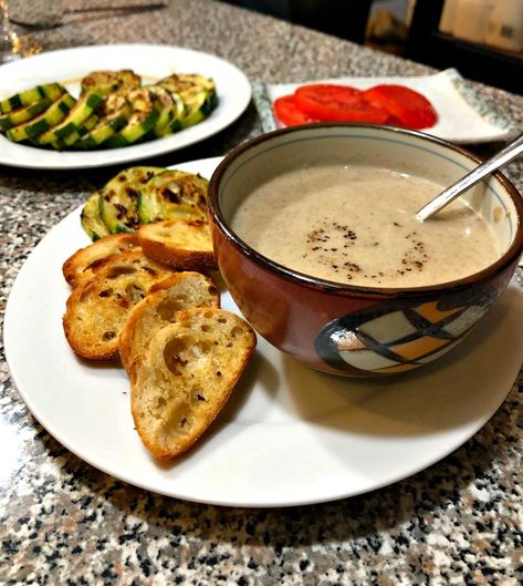 Chanterelle Mushroom Recipes, Chanterelle Recipes, French Dinner Parties, Wild Mushroom Recipes, Chanterelle Mushrooms, Mushroom Soup Recipe, Snacks Under 100 Calories, Creamy Mushroom Soup, Mushroom Soup Recipes