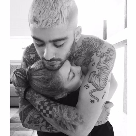 Zayn Malik Family, Zayn Malik Wallpaper, Gigi Hadid And Zayn Malik, Zayn Malik Hairstyle, Gigi Hadid And Zayn, Zayn Malik Style, Gambar One Direction, Zayn Malik Pics, James Horan