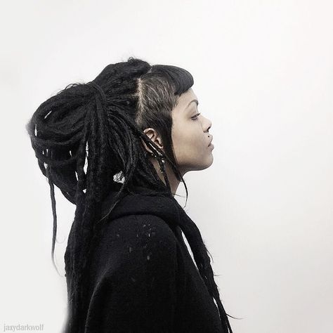 Dreadlocks Diy, Women With Dreadlocks, Dreadlock Rasta, Goth Hair, Cool Makeup Looks, Dread Hairstyles, Dreadlock Hairstyles, Appreciation Post, Short Hair Haircuts