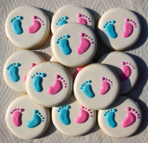 Gender Reveal Candy Table, Gender Reveal Baby Shower Ideas, Gender Reveal Candy, Gender Reveal Cake Pops, Gender Reveal Dessert, Balloon Walls, Gender Reveal Cookies, Gender Reveal Cupcakes, Cupcakes For Boys