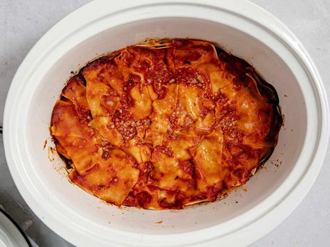 I Tried Carrie Underwood’s 'Ugly' Slow Cooker Lasagna and I’m Adding It to My Dinner Rotation How To Make Lasagna, Crockpot Lasagna, Slow Cooker Lasagna, Dinner Rotation, 5 Ingredient Dinners, Traditional Lasagna, Favorite Comfort Food, Crockpot Recipes Slow Cooker, Salad Side Dishes