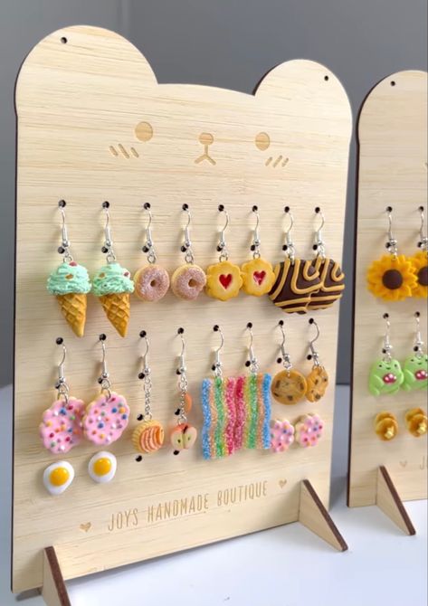 Earring Craft Fair Display, Diy Vendor Display Ideas, Jewelry Market Displays, Earring Displays For Craft Shows, Diy Earring Display, Jewellery Stall, Display For Jewelry, Craft Stall Display, Craft Market Display