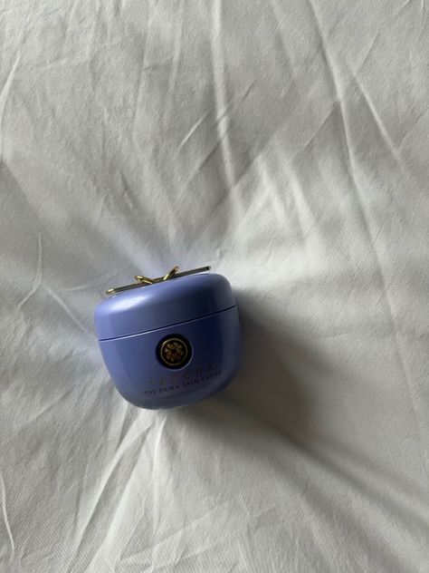 Tatcha #moisturize#skincare Tatcha Skincare Aesthetic, Tatcha Moisturizer, Tatcha Skincare, Skincare Ideas, Routine Aesthetic, Face Skin, Care Routine, Skin Care Routine, Vision Board